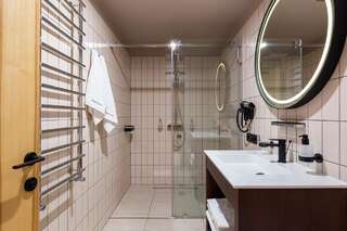 Отель Ribas Karpaty Буковель Стандартный двухместный номер с 1 кроватью или 2 отдельными кроватями-4